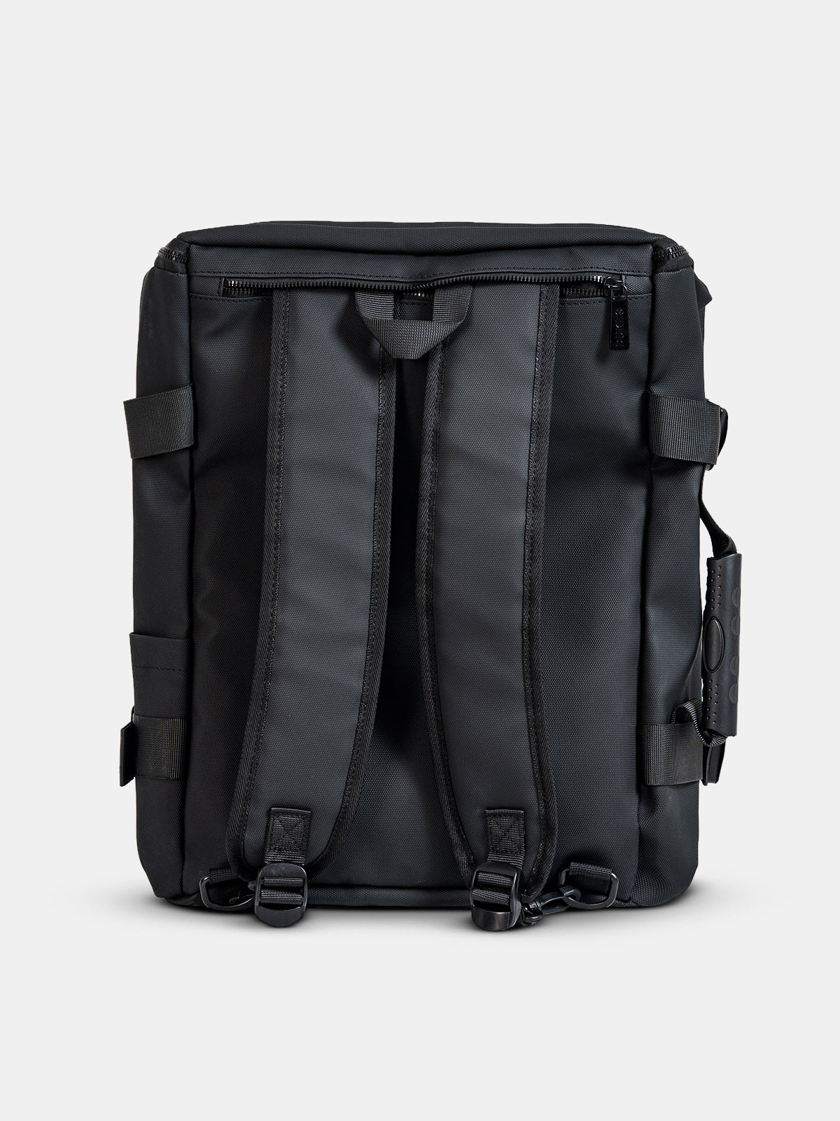 NOMAD travel bag interior — 20-39L main compartment slot pocket Pakistan